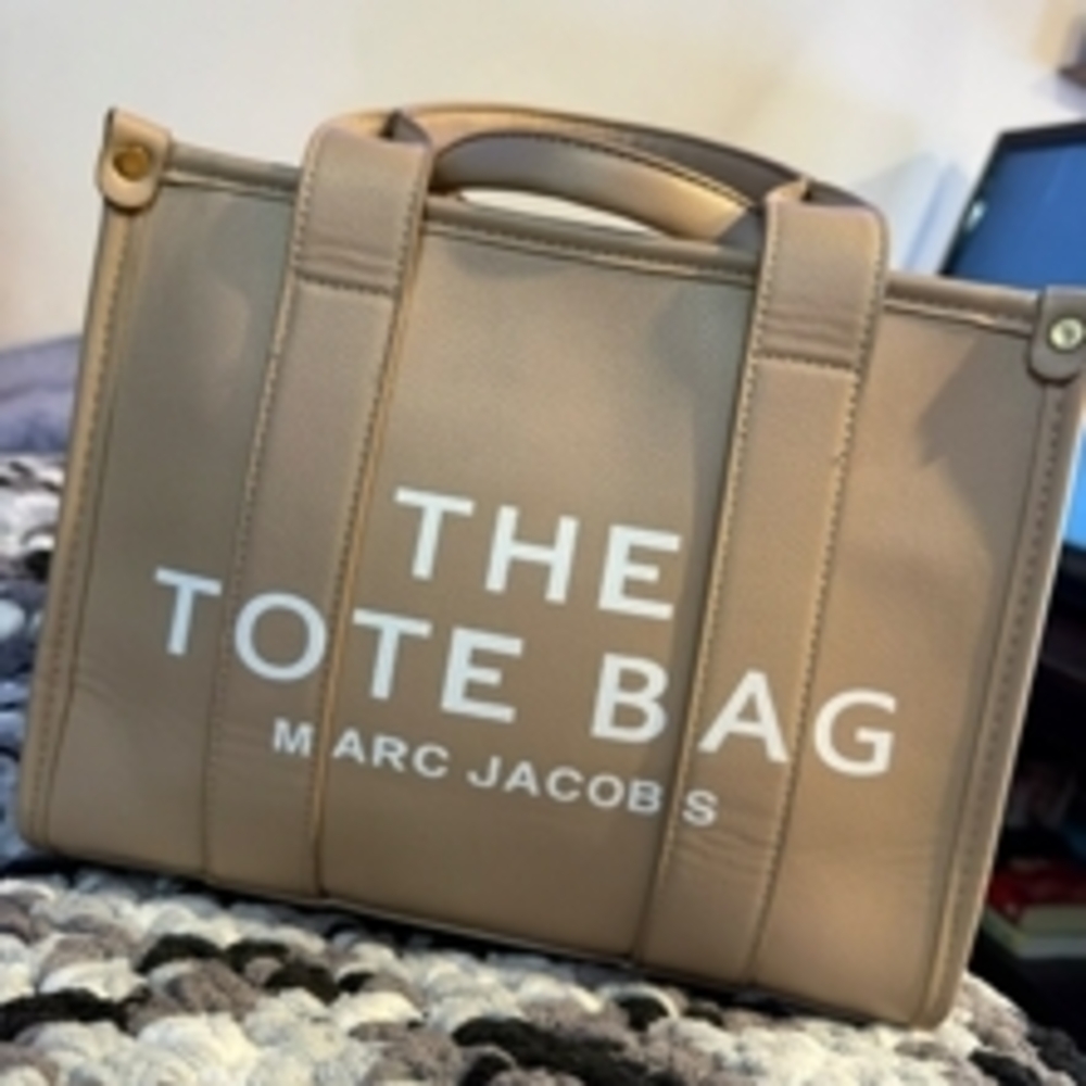 Marc Jacobs The Tote Bag in Taupe Beige with White Logo